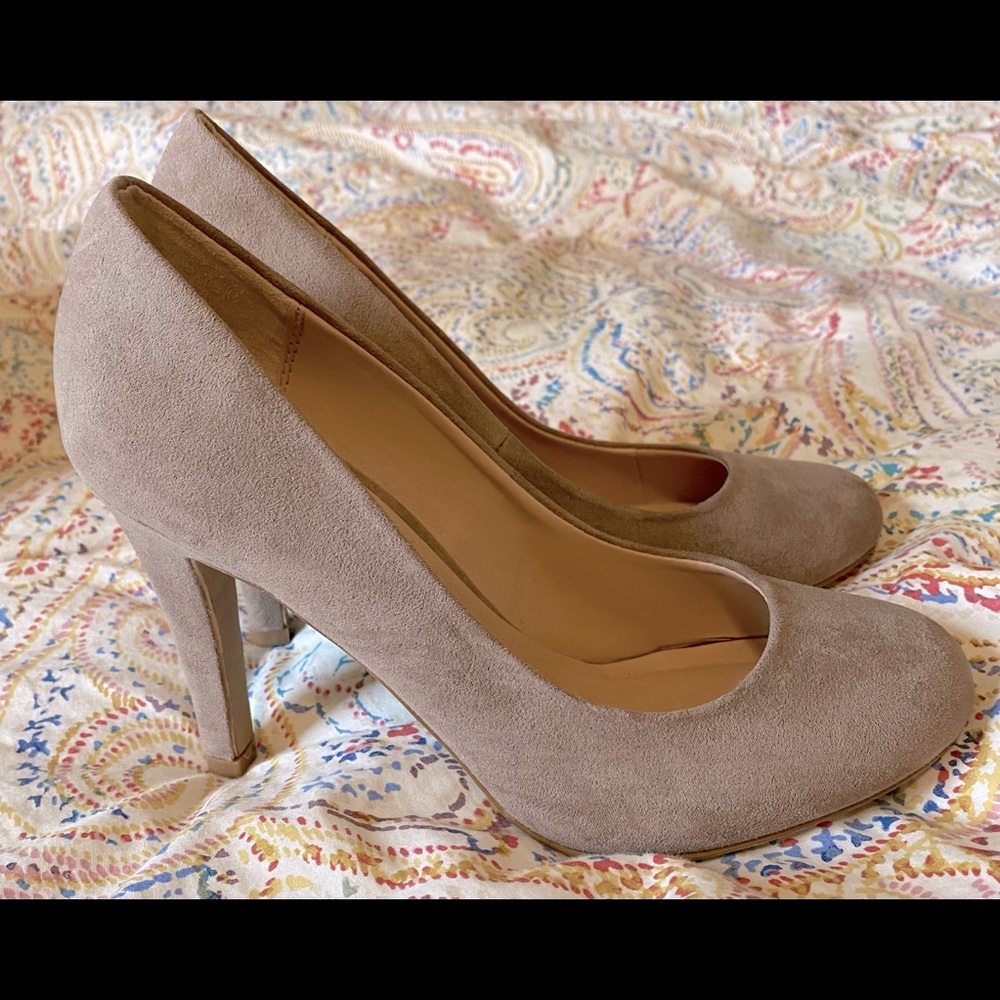 Kelly & Katie Beige Suede Heels